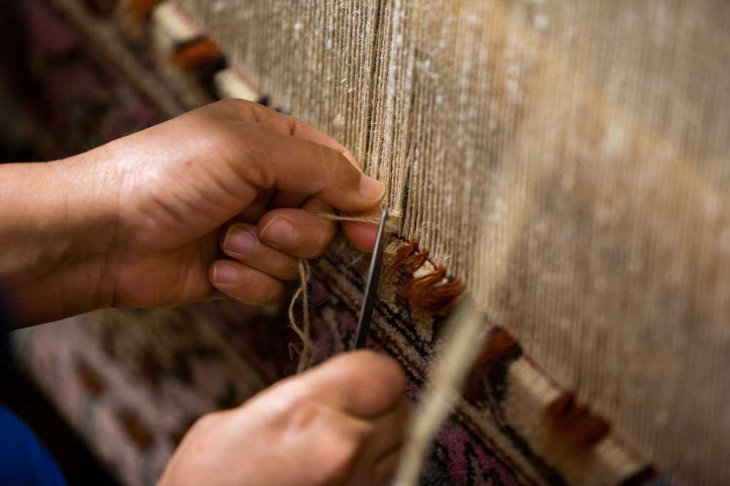 Loom, threading, textiles